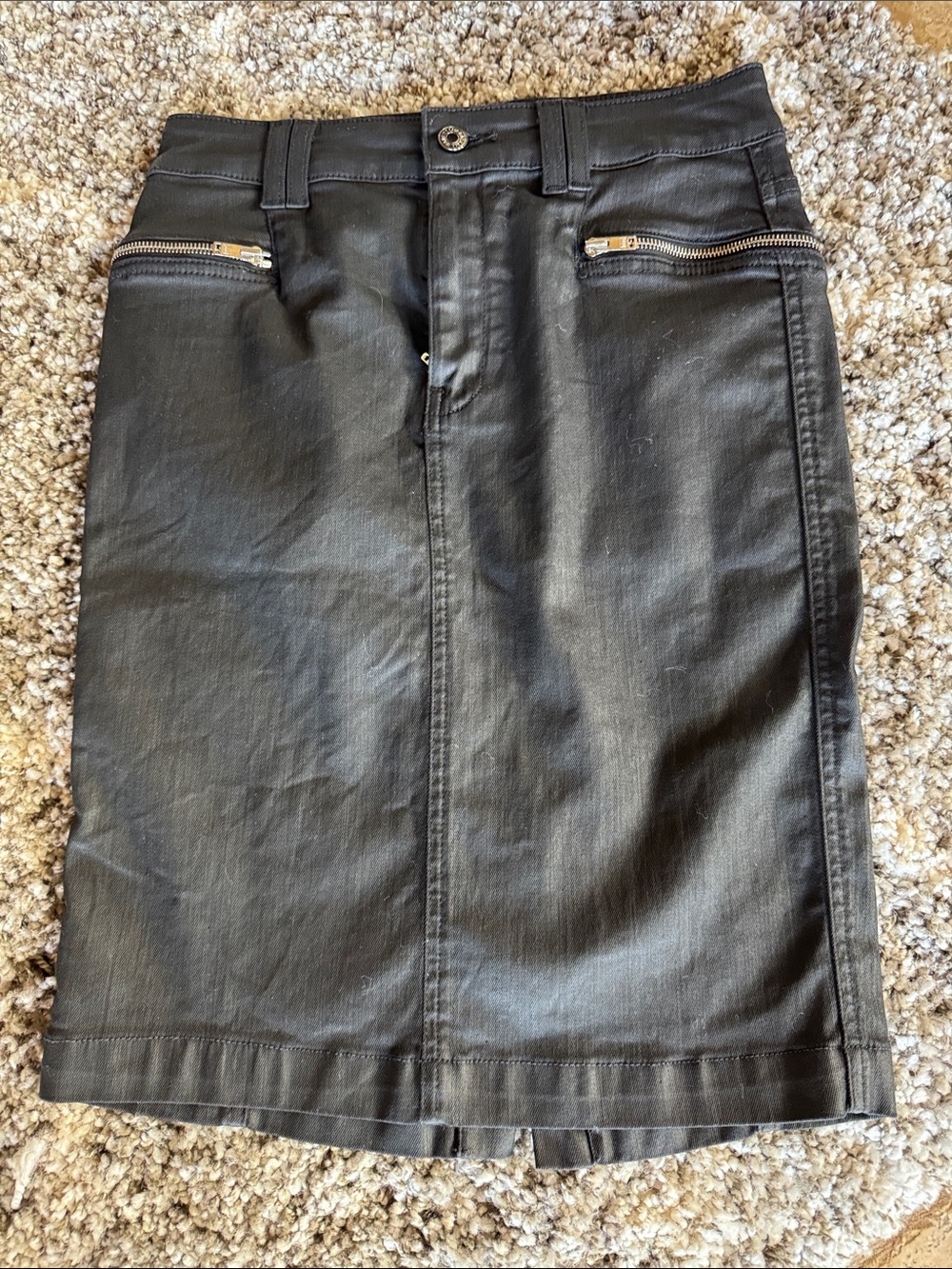 Women’s 7 for all mankind Black coated Pencil Skirt with Zip Pocket Detail 27